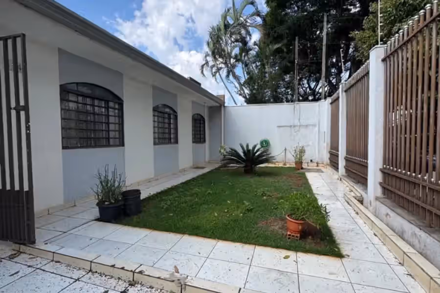 Casa em Conjunto Habitacional Sanenge Maringá
