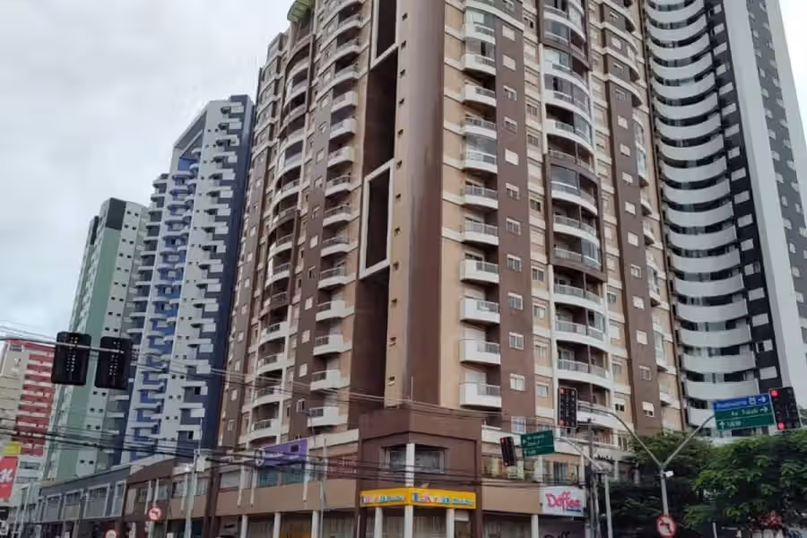 Apartamento em Zona 07 Maringá